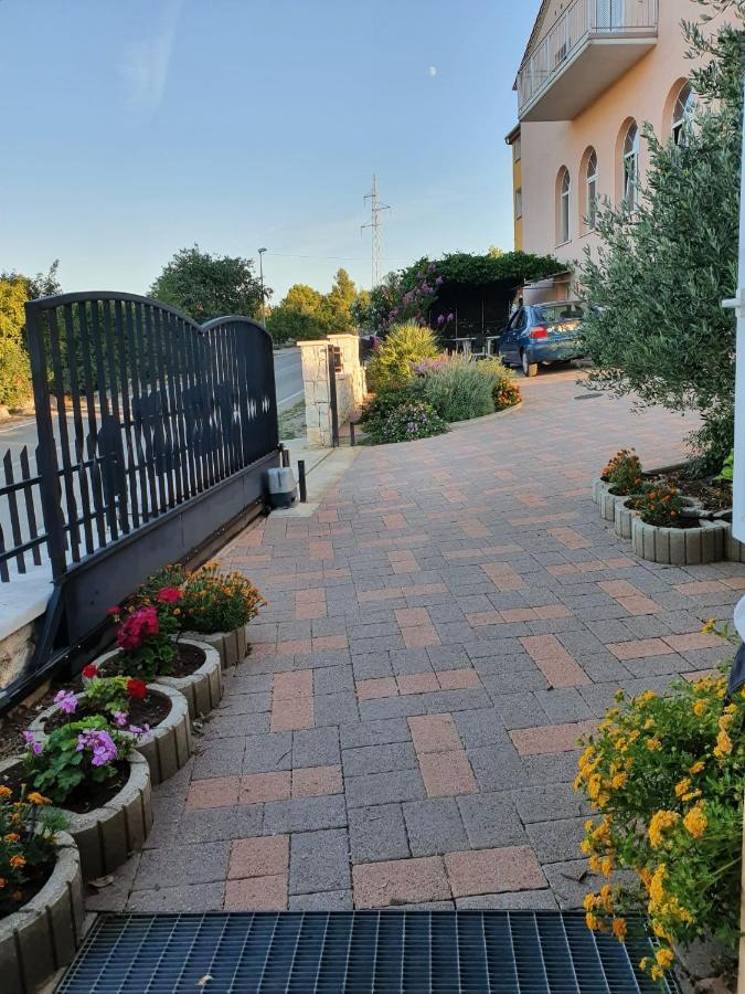 Ferienwohnung Grande Rosa Vrulje  Exterior foto